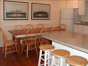 511 Hughes | Photo 6