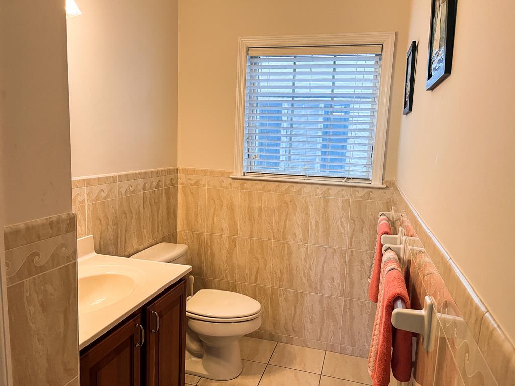 CLOSE TO BEACH AND TOWN - Columbia | Photo 12