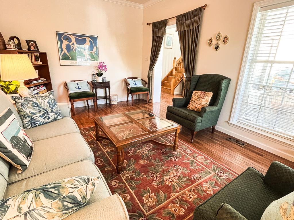 CLOSE TO BEACH AND TOWN - Columbia | Photo 13