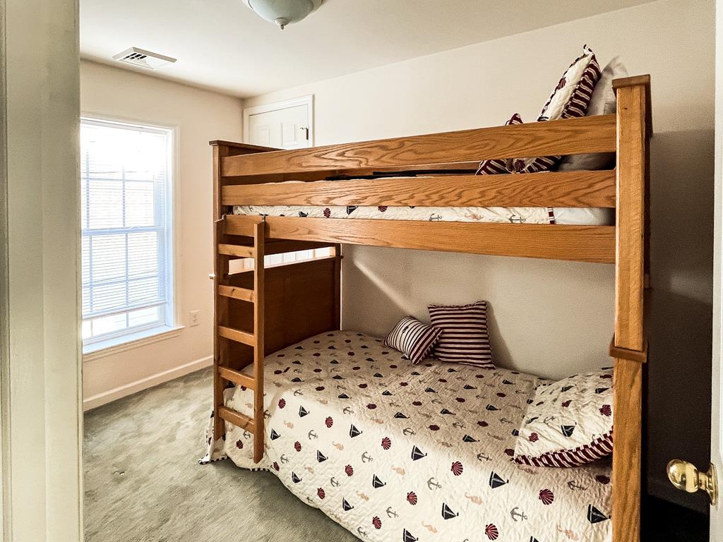 CLOSE TO BEACH AND TOWN - Columbia | Photo 21