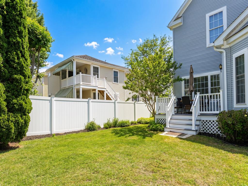 CLOSE TO BEACH AND TOWN - 909 Columbia | Photo 30