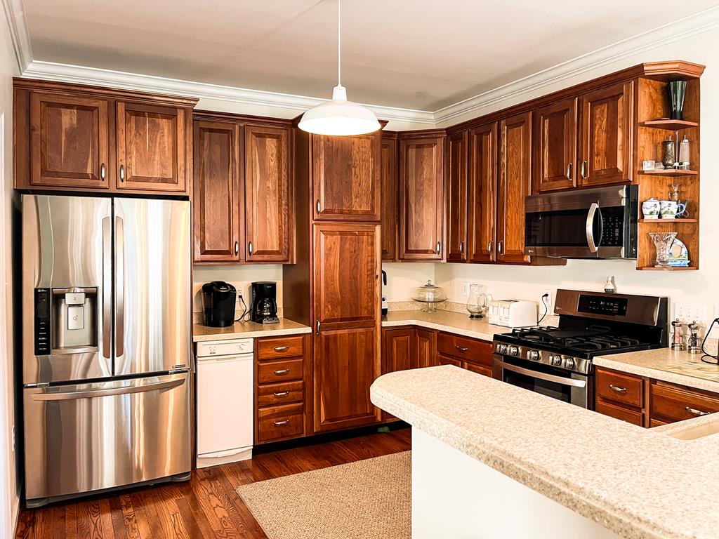 CLOSE TO BEACH AND TOWN - Columbia | Photo 6