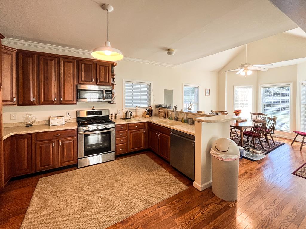 CLOSE TO BEACH AND TOWN - Columbia | Photo 7