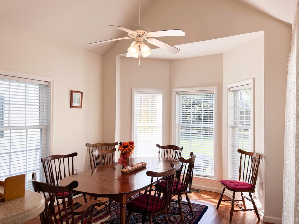 CLOSE TO BEACH AND TOWN - Columbia | Photo 8