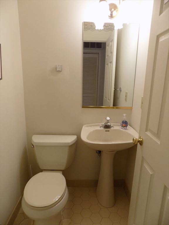 CONDO WITH POOL | Photo 15