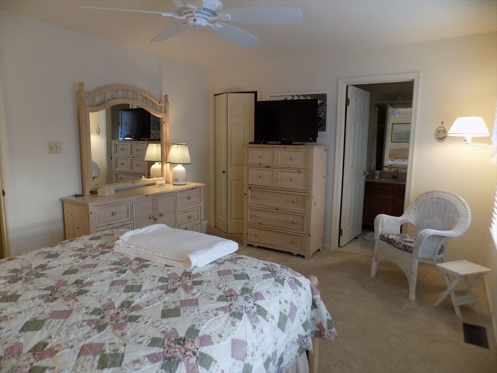 CONDO WITH POOL | Photo 17