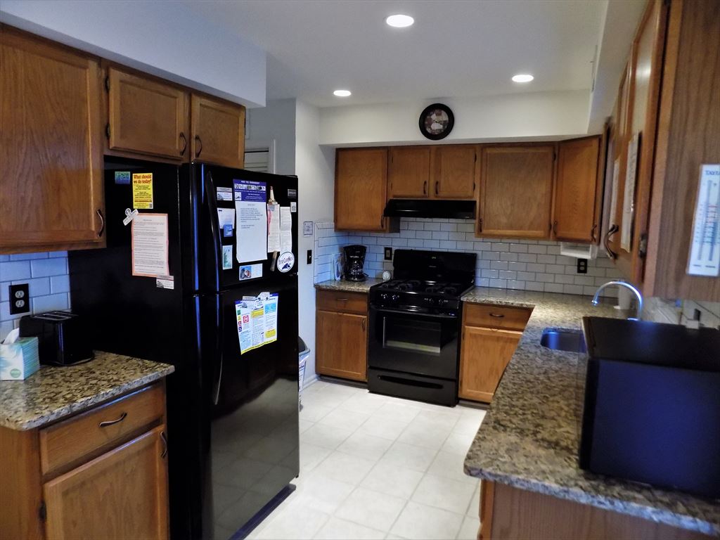 CONDO WITH POOL | Photo 11