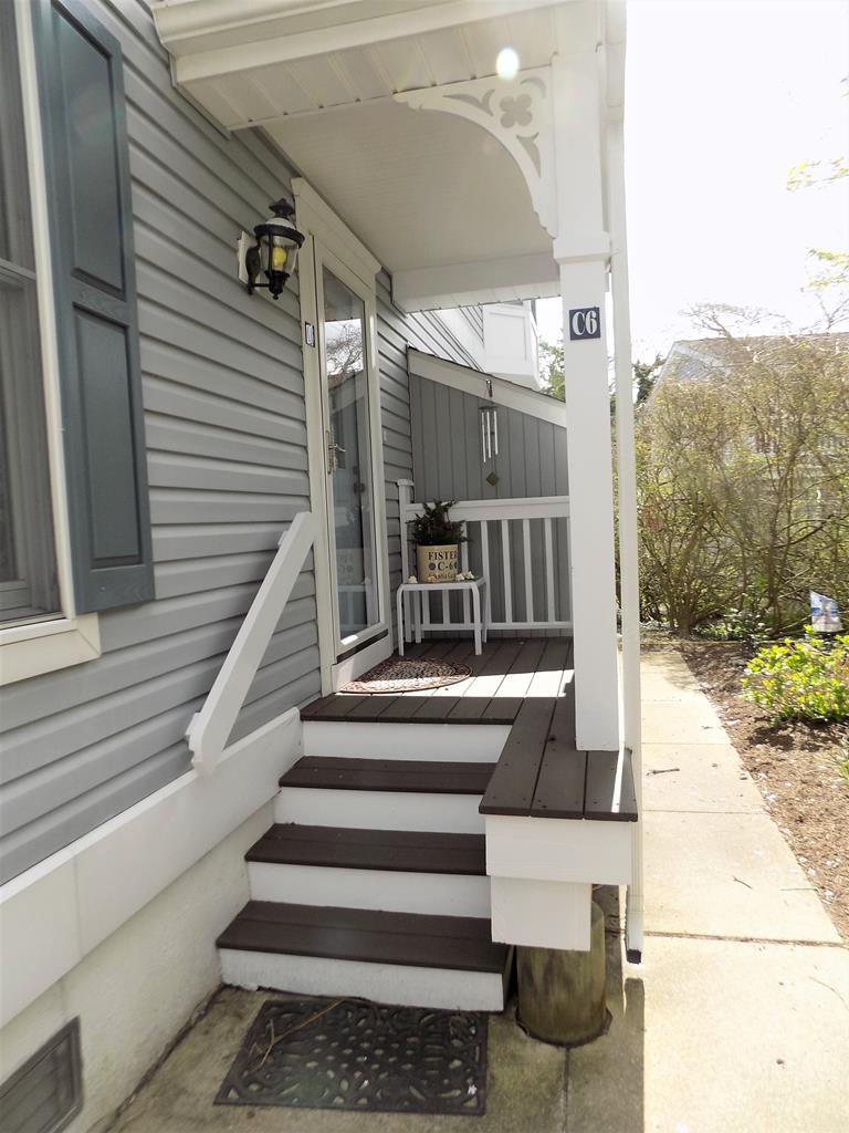 Garden Condo with Pool | Photo 4