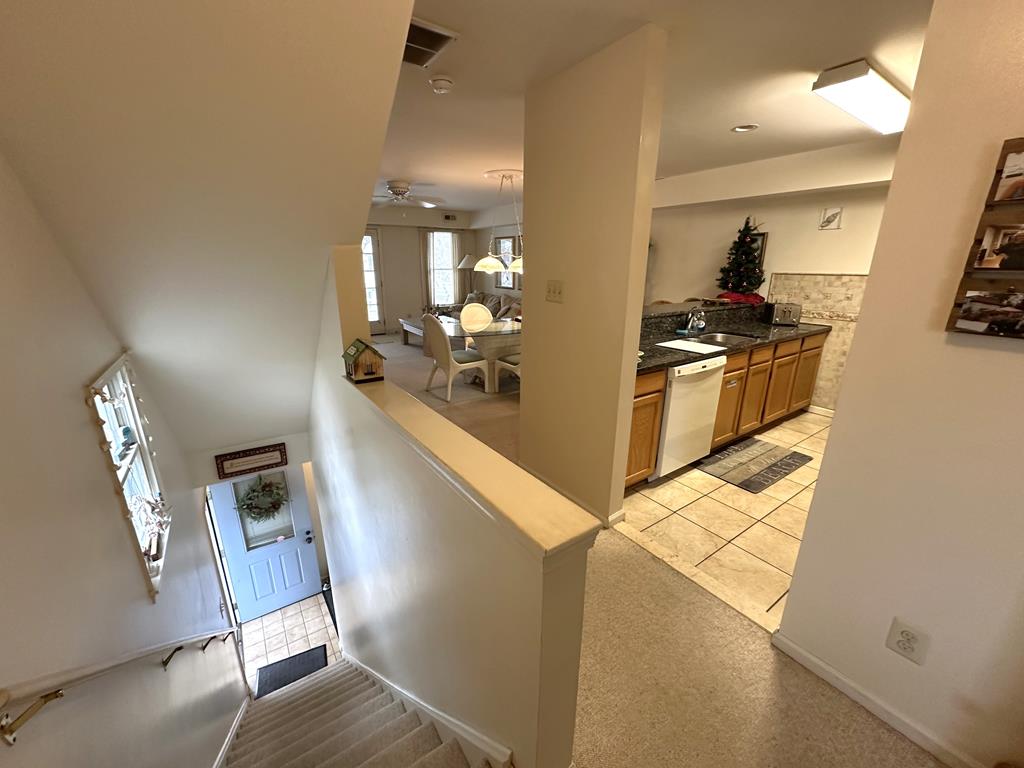 Garden Condo with Pool | Photo 5