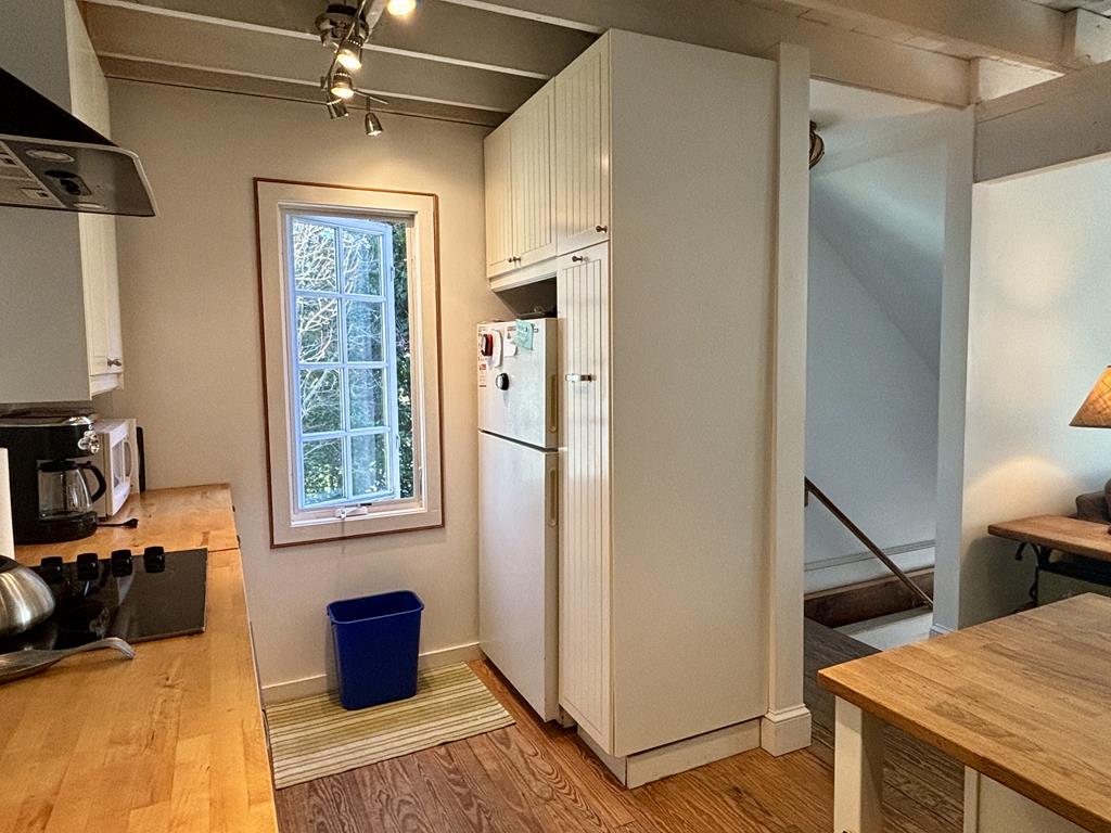 639 Seagrove | Photo 13