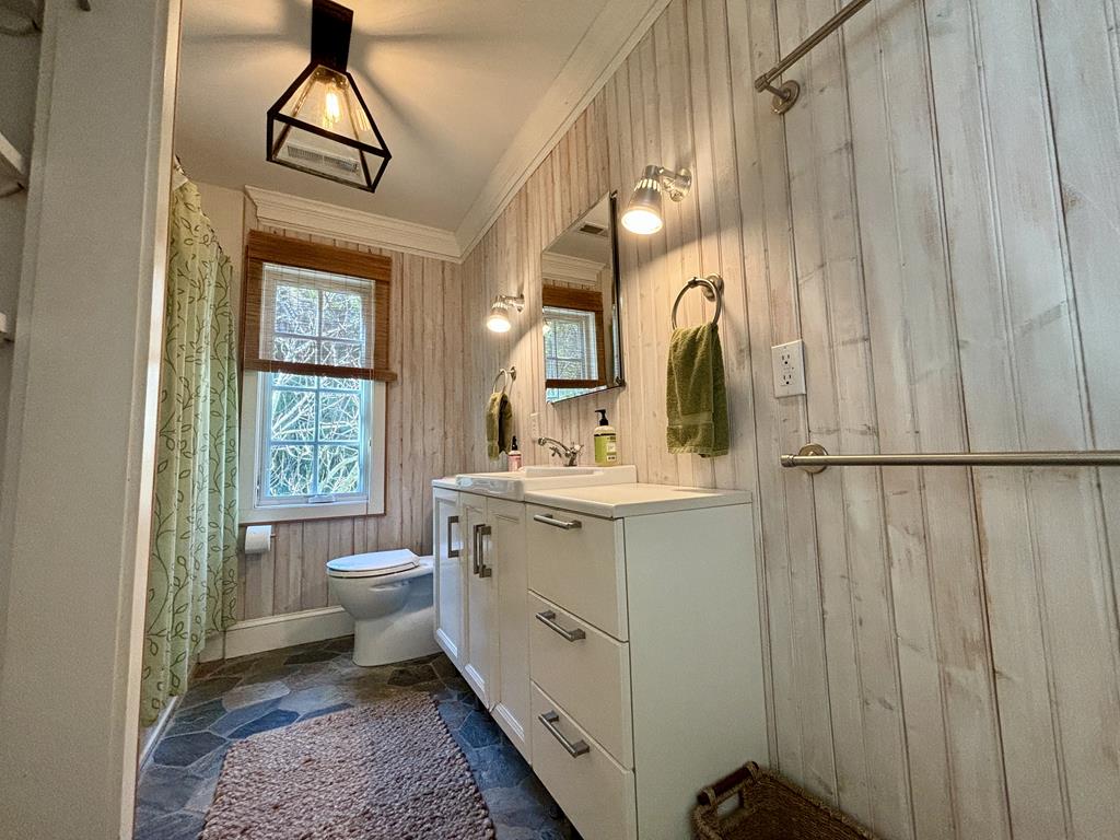 639 Seagrove | Photo 17