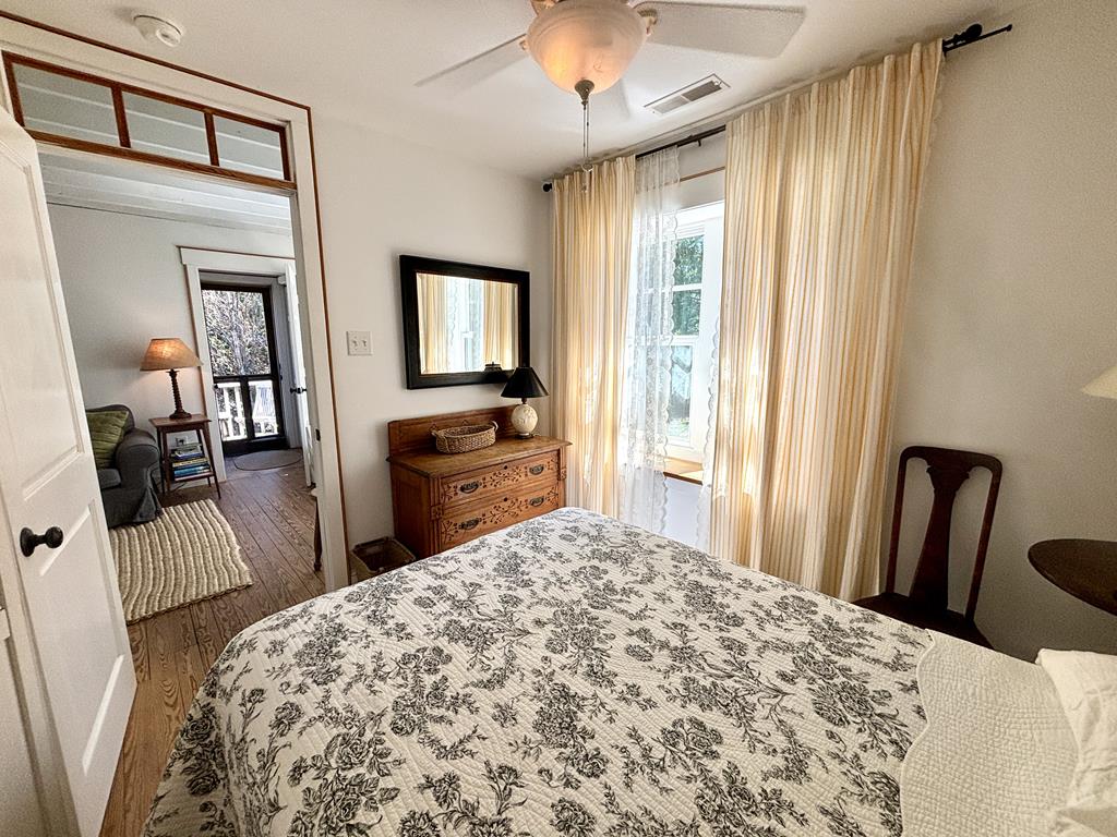 639 Seagrove | Photo 19