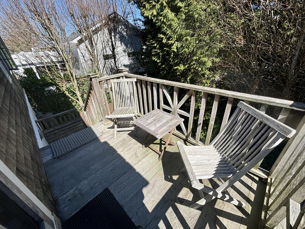 639 Seagrove | Photo 21