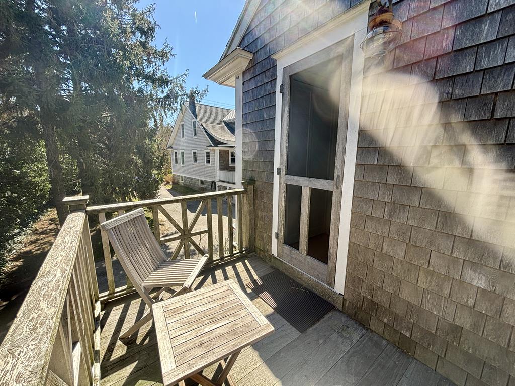 639 Seagrove | Photo 22