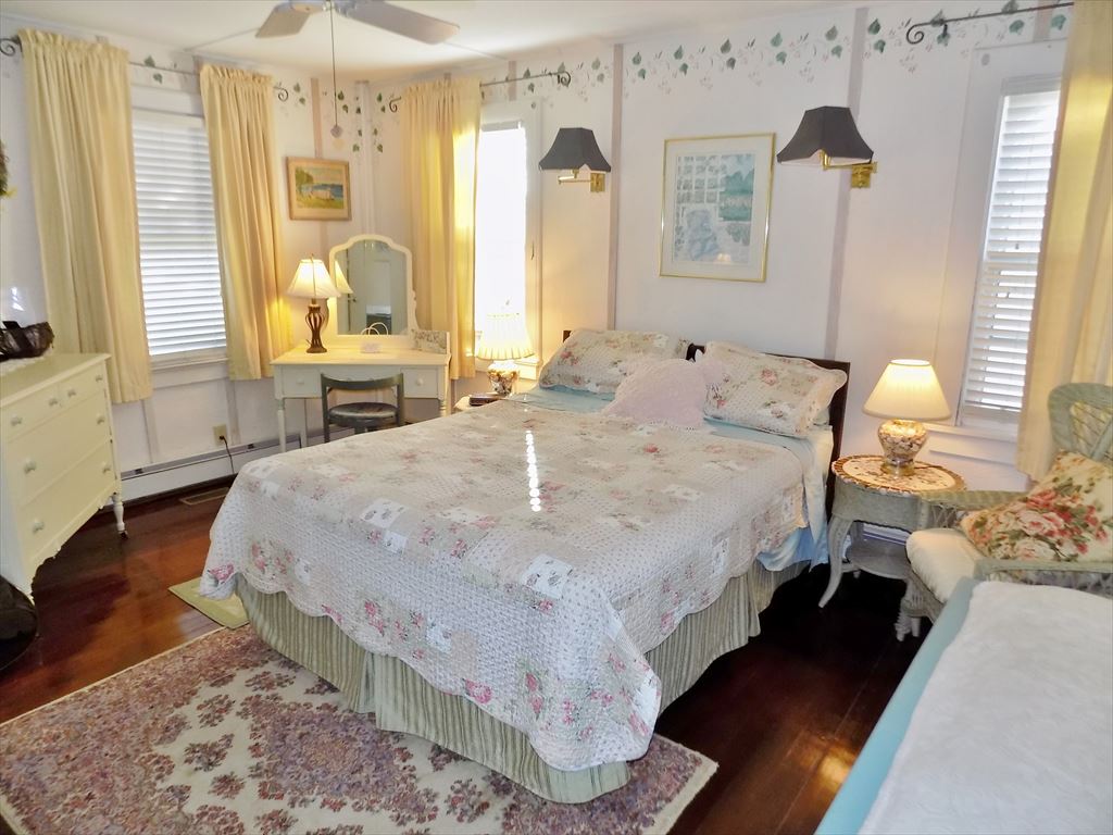 Pet Friendly Cottage - 1238 Lafayette | Photo 13