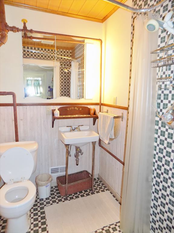 Pet Friendly Cottage - 1238 Lafayette | Photo 18