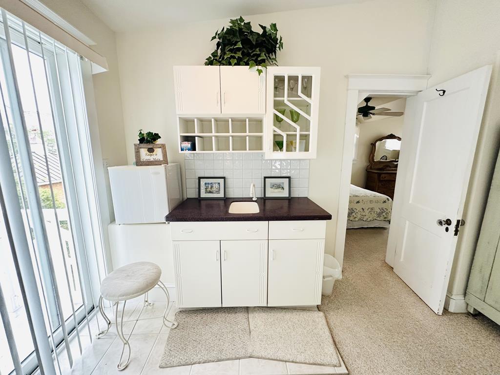 Sunset Cottage - STONES THROW TO THE BEACH | Photo 26