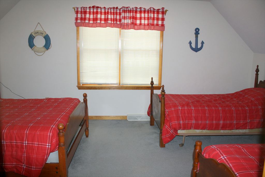 Second Floor - Full and Two Twin Beds
