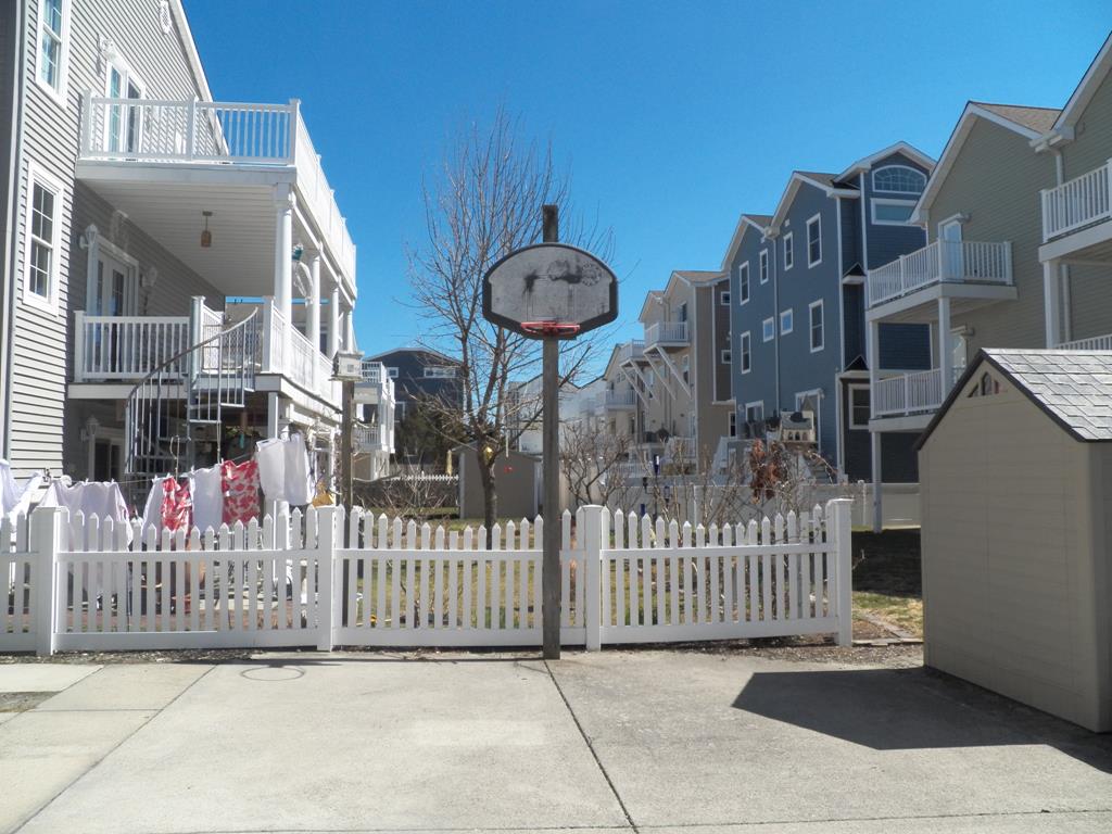 124 48th Street - Picture 