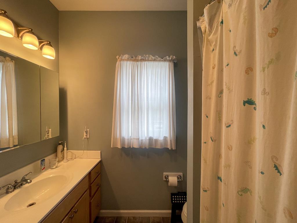 300 Lincoln Avenue | Photo 20