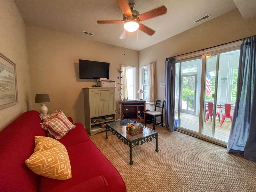 300 Lincoln Avenue | Photo 21