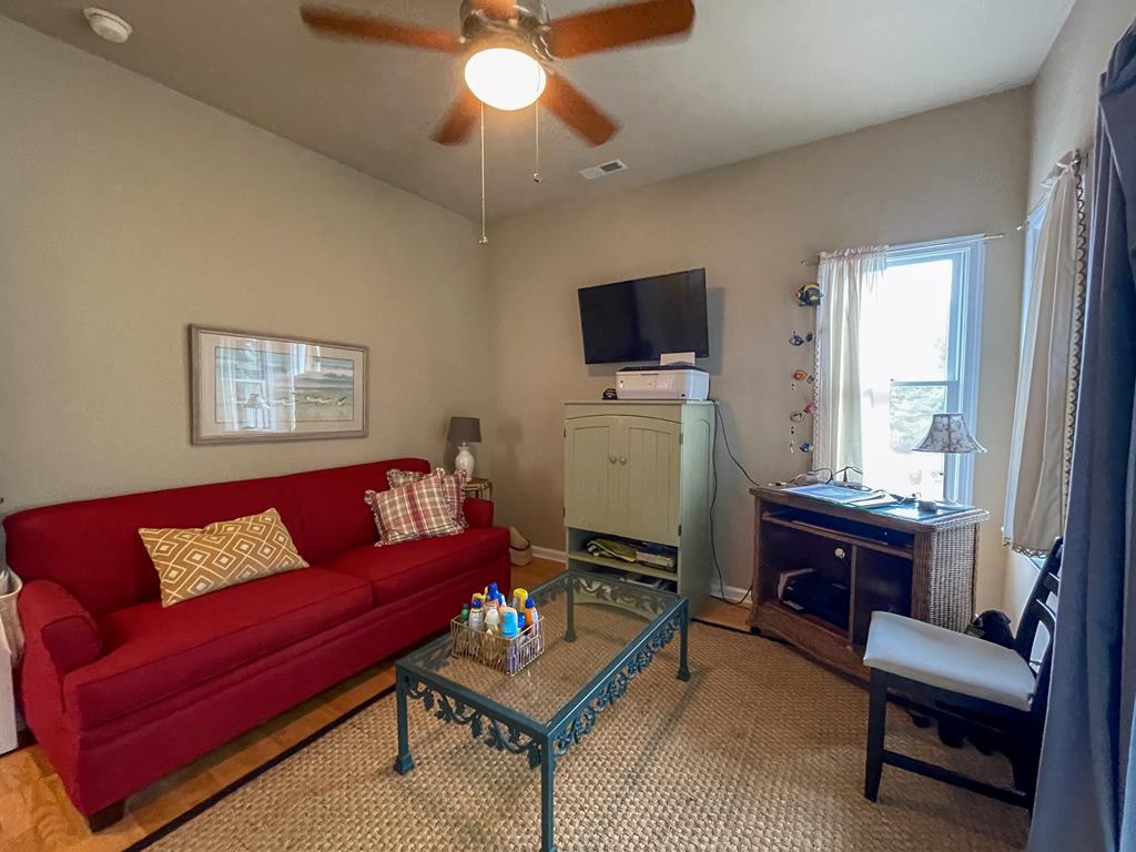 300 Lincoln Avenue | Photo 23