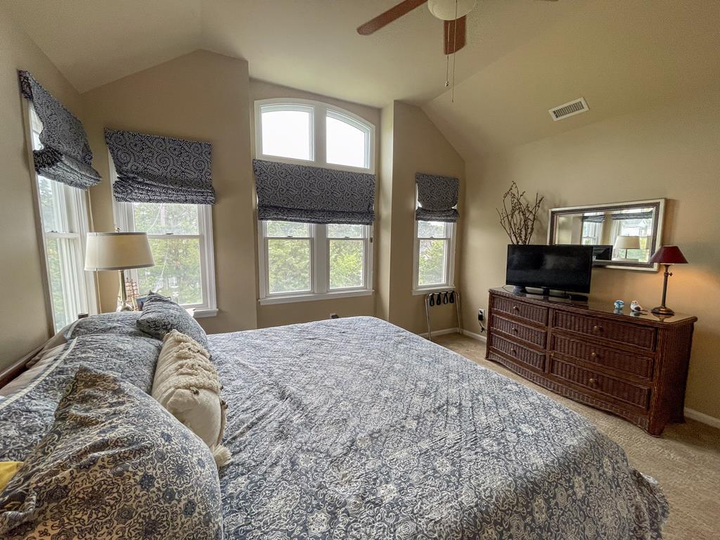 300 Lincoln Avenue | Photo 26