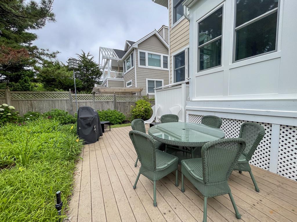 300 Lincoln Avenue | Photo 31