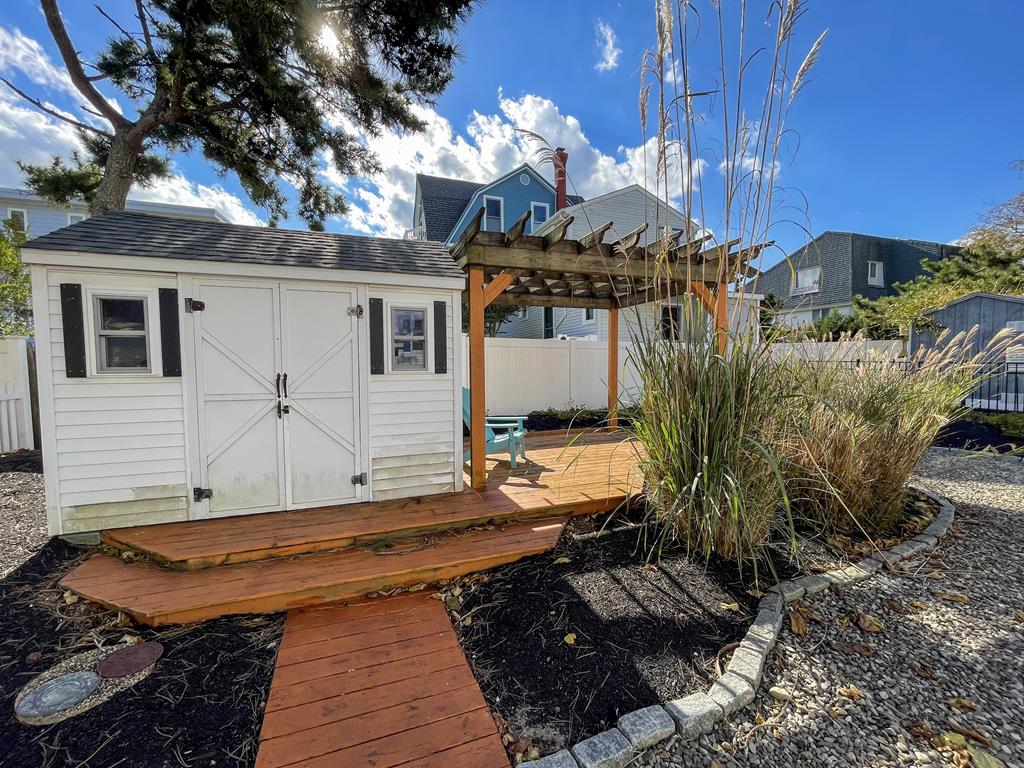 106 Lincoln Avenue | Photo 28