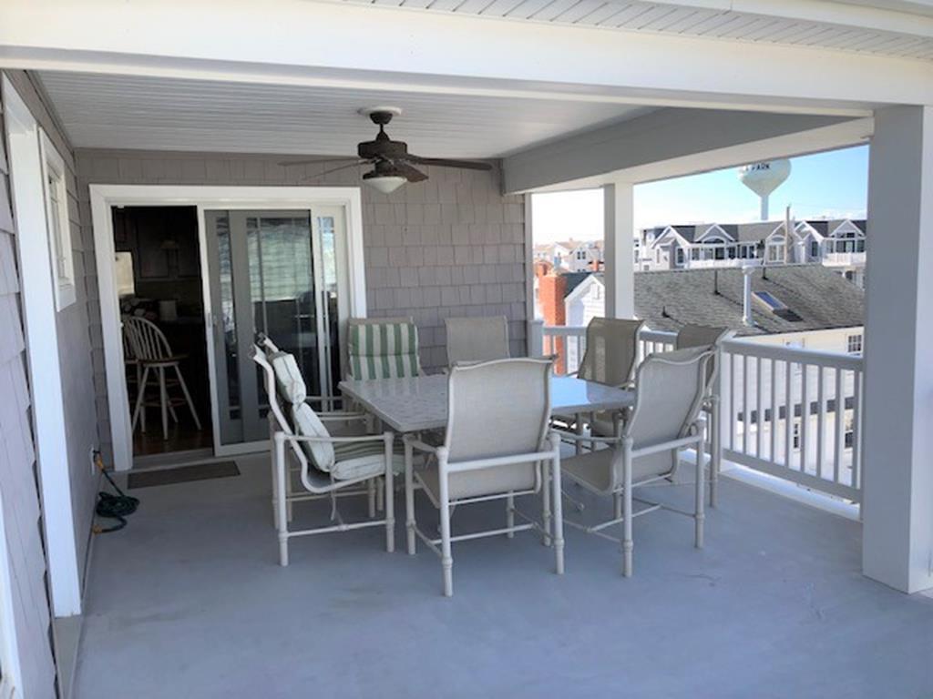 9106 Beach Avenue, Peahala Park (Ocean Side)