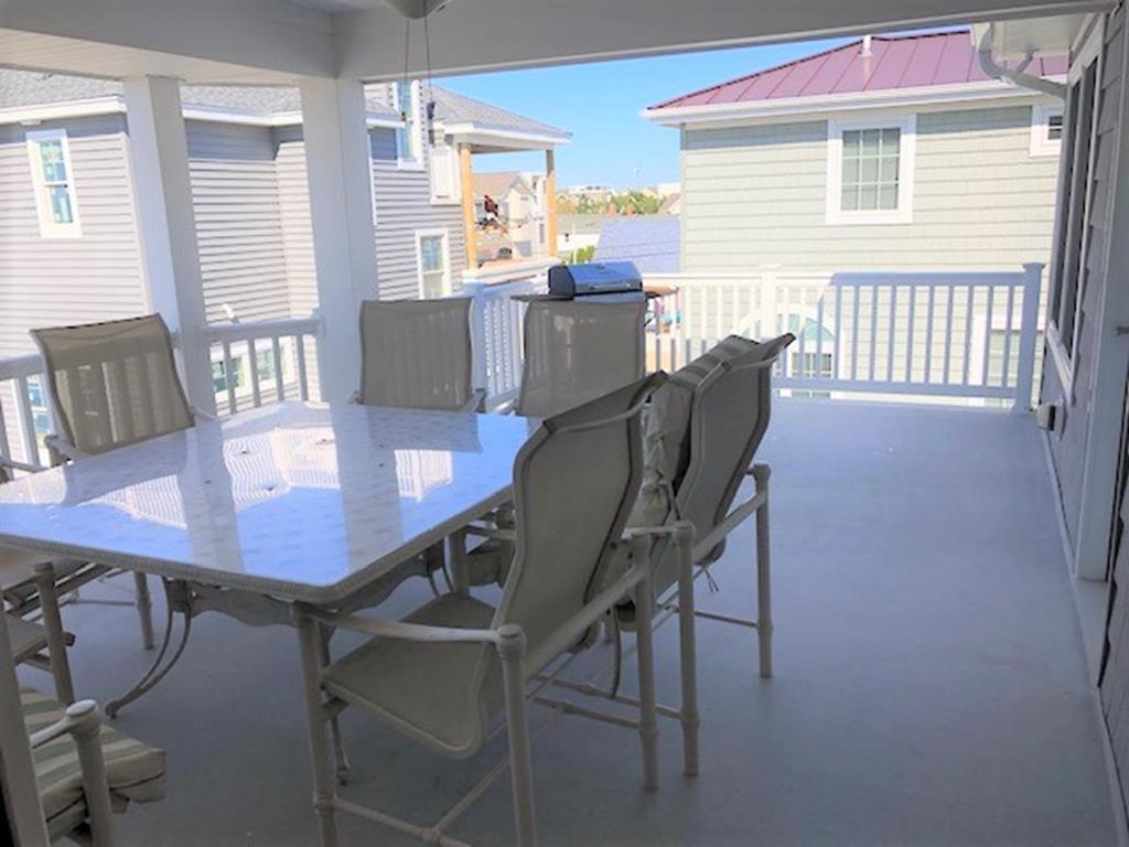 9106 Beach Avenue, Peahala Park (Ocean Side)