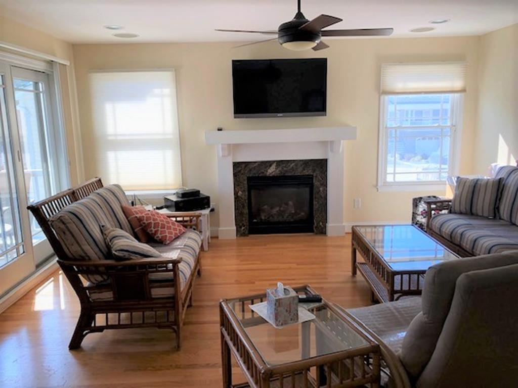 9106 Beach Avenue, Peahala Park (Ocean Side)