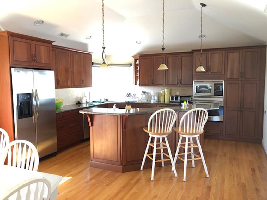 9106 Beach Avenue, Peahala Park (Ocean Side)