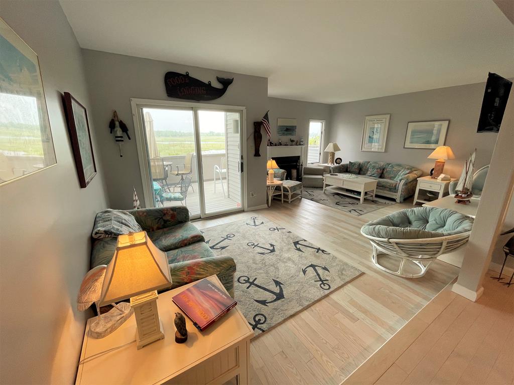 402 Saint James Place | Photo 12