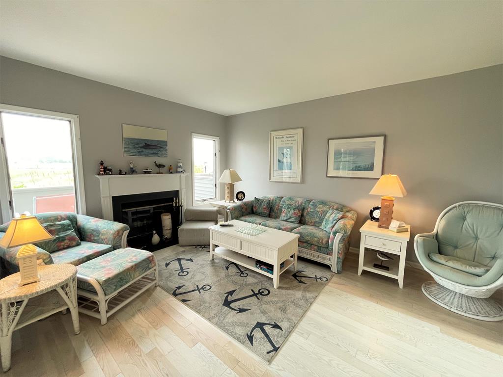 402 Saint James Place | Photo 13