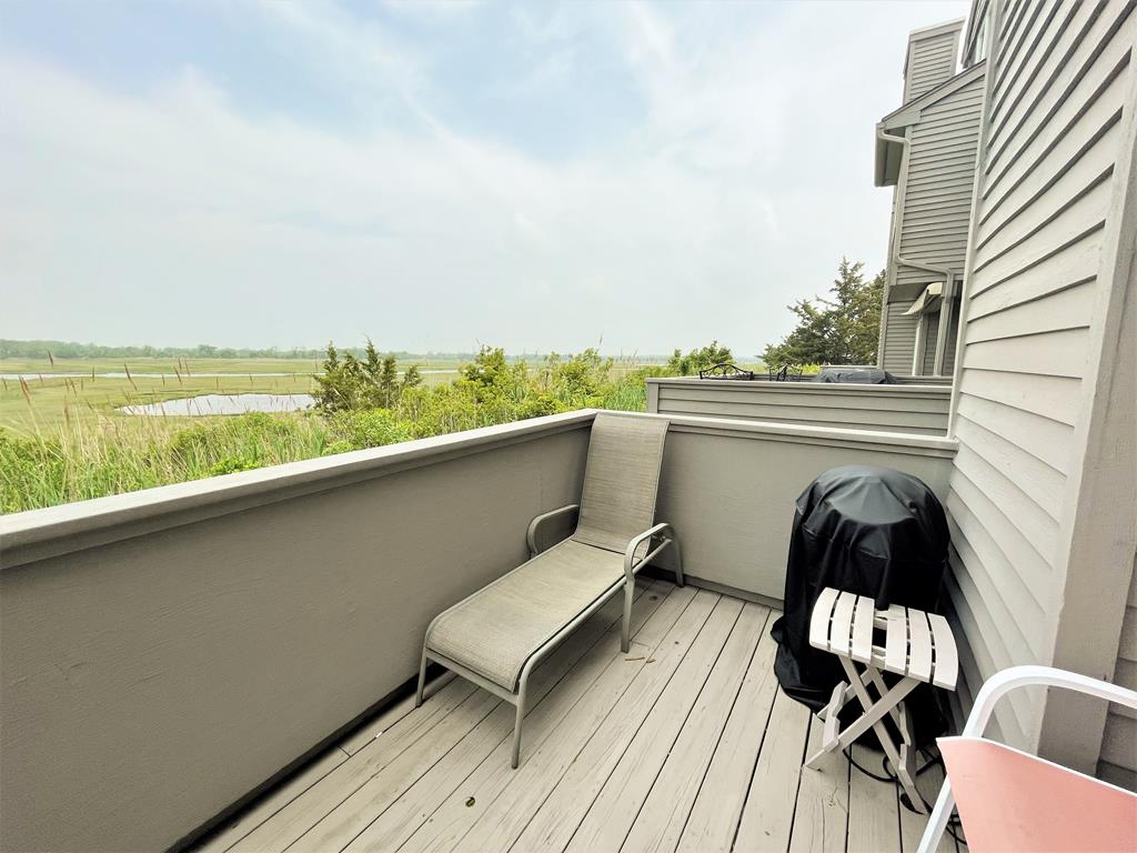 402 Saint James Place | Photo 14