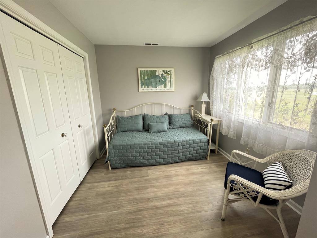 402 Saint James Place | Photo 21