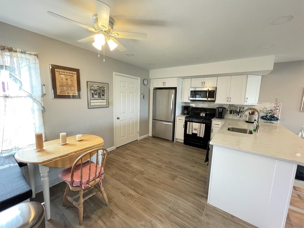 402 Saint James Place | Photo 8