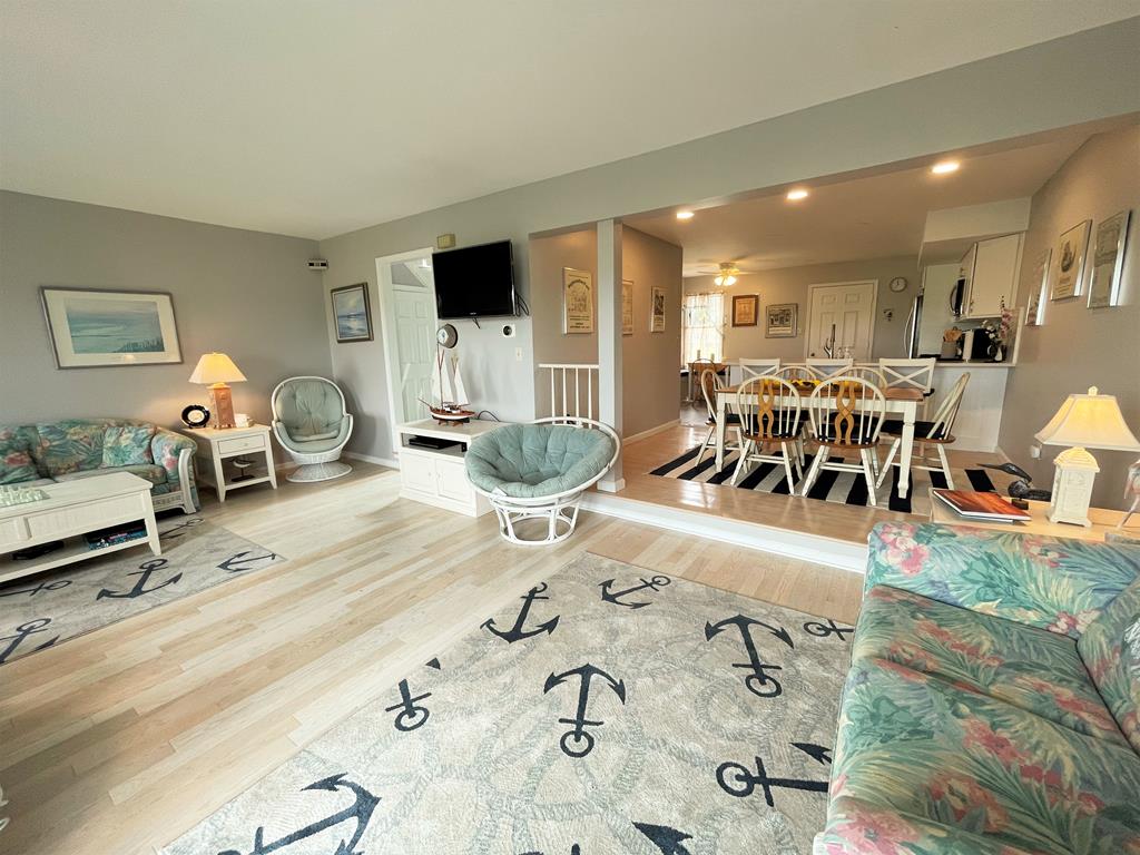 402 Saint James Place | Photo 11