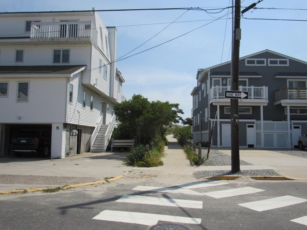 6315 Pleasure Avenue South - Picture 