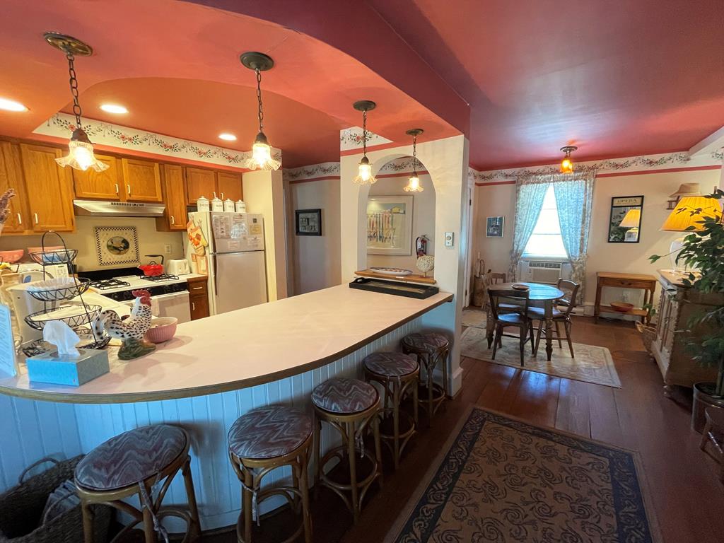 Merry Widow | Photo 12