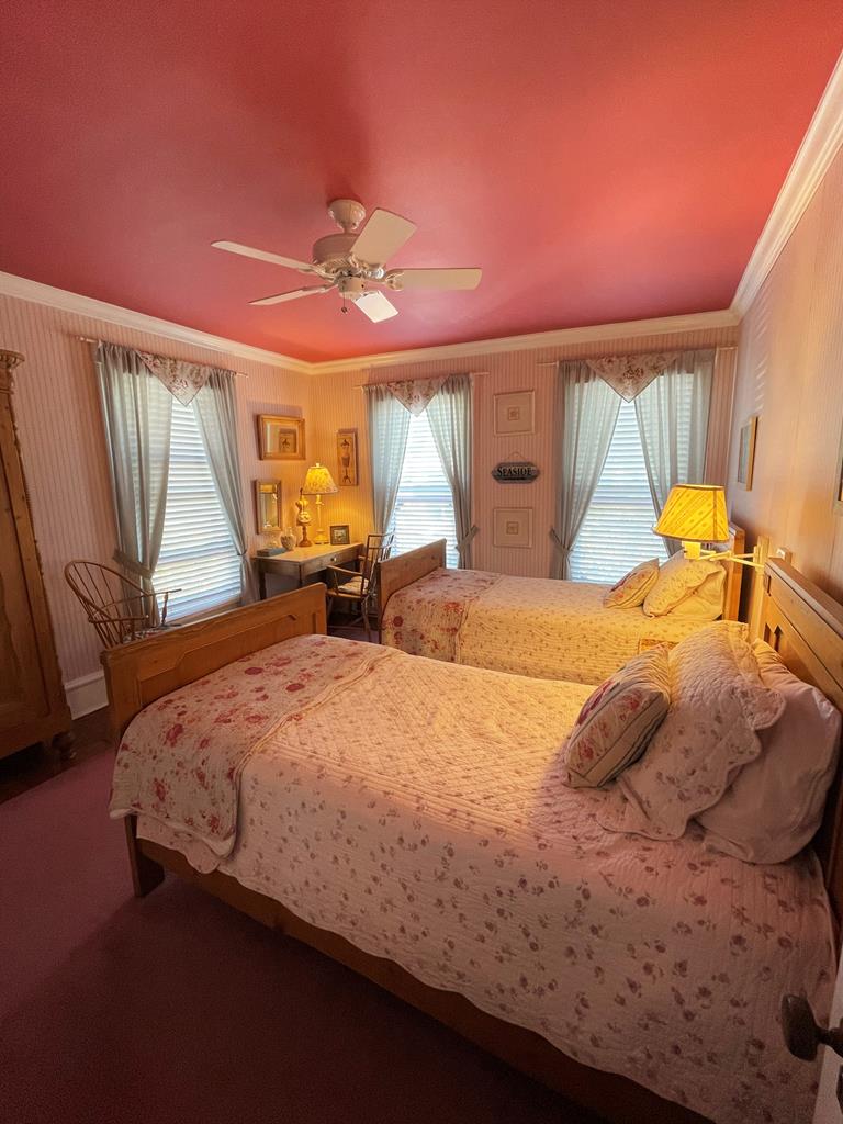 Merry Widow | Photo 13