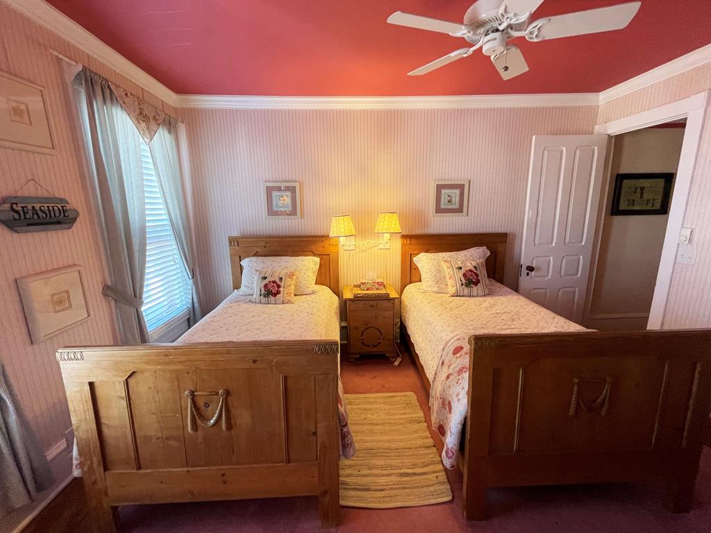 Merry Widow | Photo 14