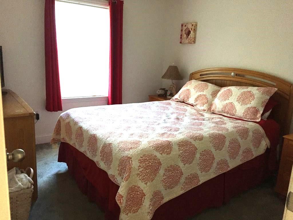 102 W 23rd Street, Ship Bottom (Bay Side)