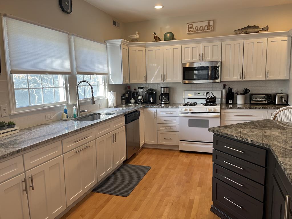 1108 N Beach Avenue, Beach Haven (Ocean Side)