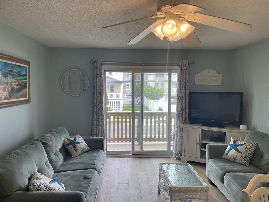 4513 Landis Avenue - Picture 