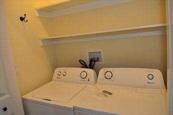 New Home Close to Beach and Town | Photo 18