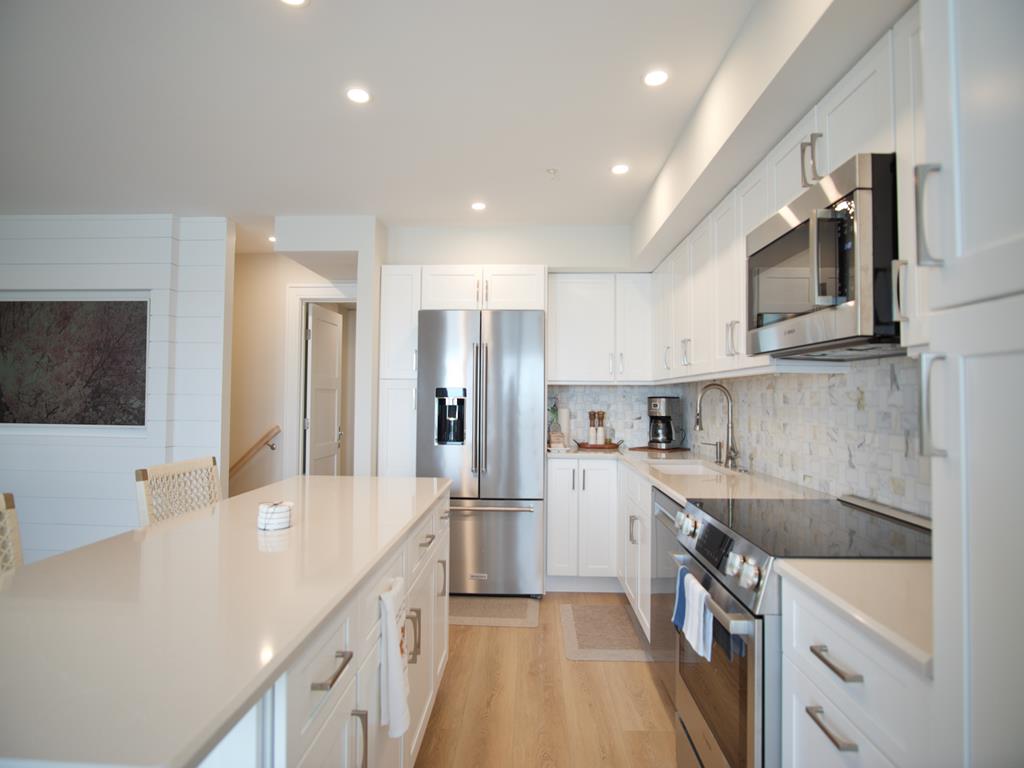 9400 Roberts Avenue, Sea Isle City (Bay Front)