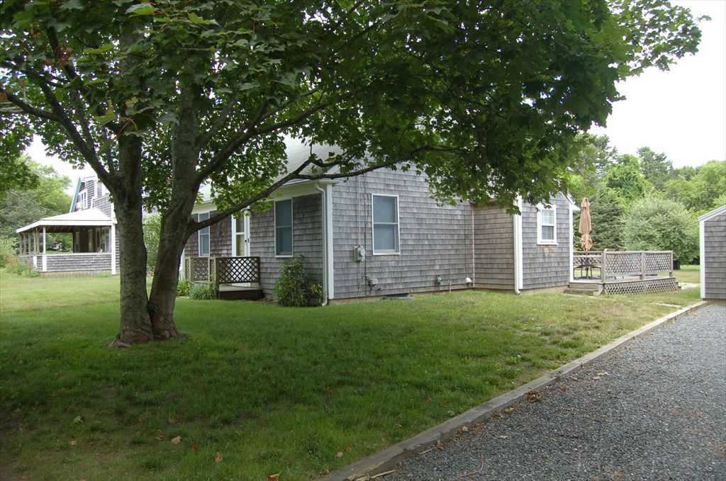 9 Norris Avenue, Oak Bluffs, MA 02557, Residential