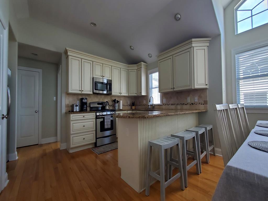 128 47th St - Picture 